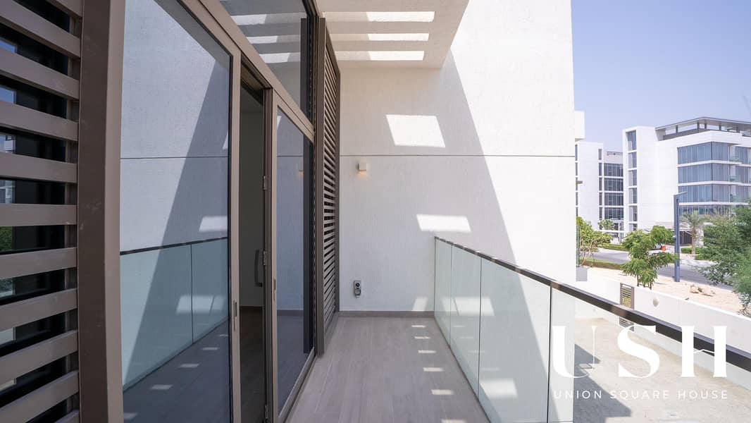 Contemporary 5BR | Private Pool | Prime Location - Image 15