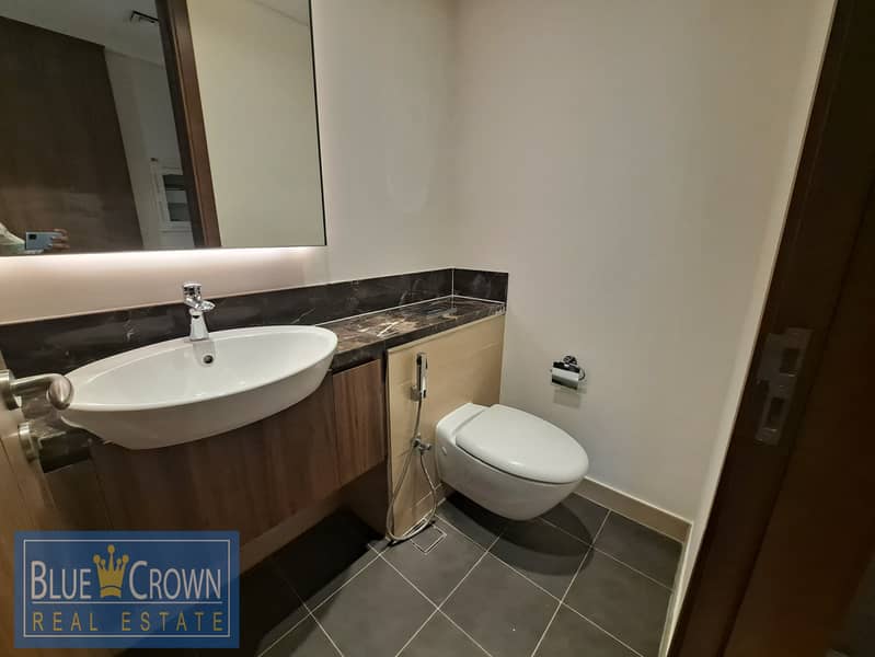 DAZZLING VIEW!!LAVISH 2BHK WITH BALCONY NEAR METRO - Image 7