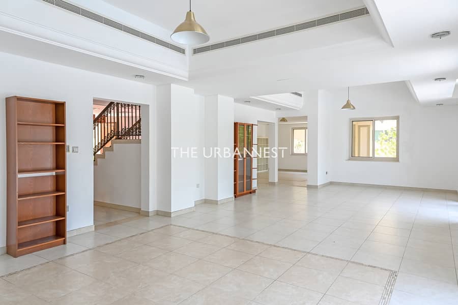 Vacant in Feb 2026 | Golf Course View | Large Plot