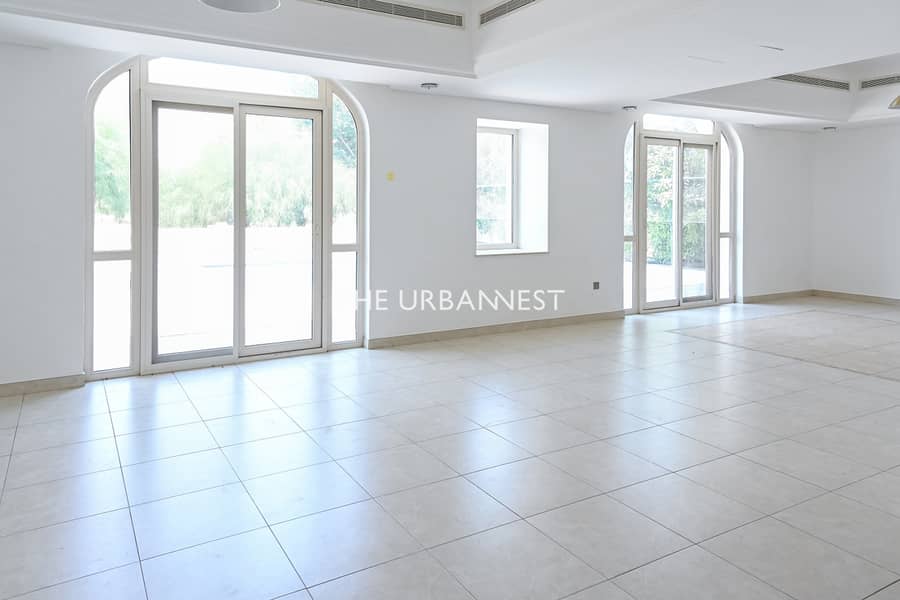 Vacant in Feb 2026 | Golf Course View | Large Plot