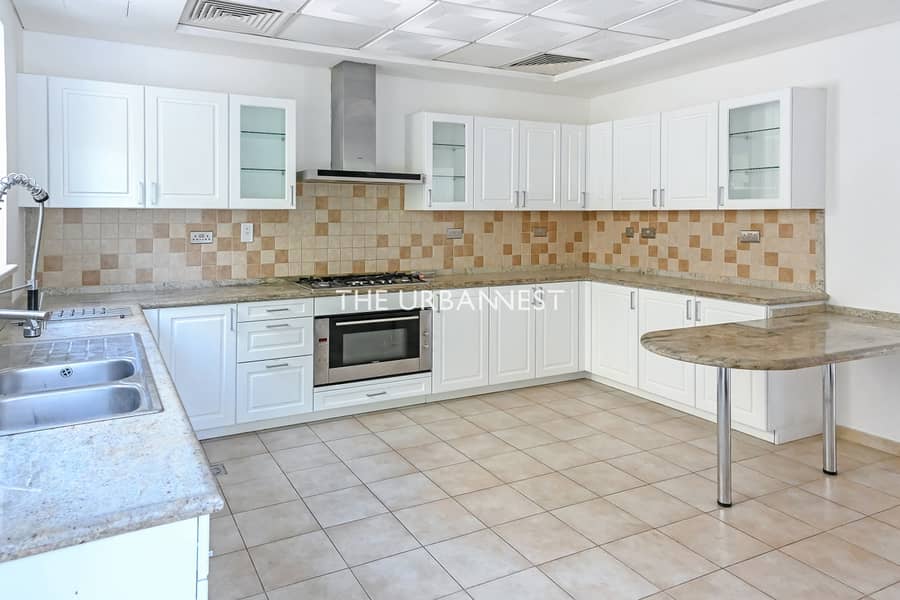 Vacant in Feb 2026 | Golf Course View | Large Plot - Image 8