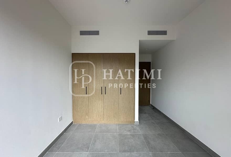 SINGLE ROW| BRAND NEW| OPPOSITE THE POOL AND PARK - Image 8