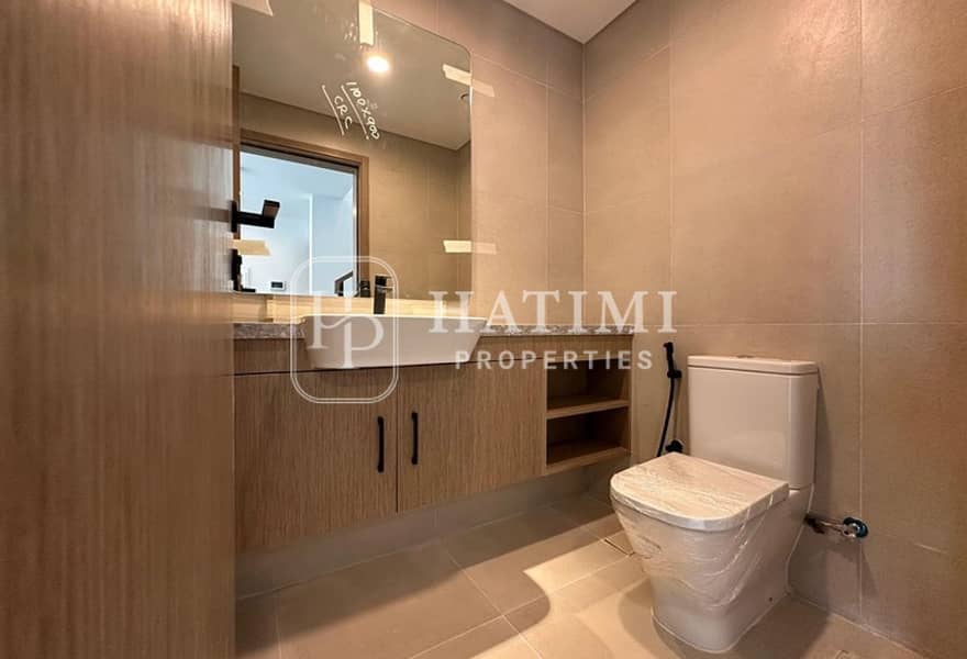 SINGLE ROW| BRAND NEW| OPPOSITE THE POOL AND PARK - Image 17