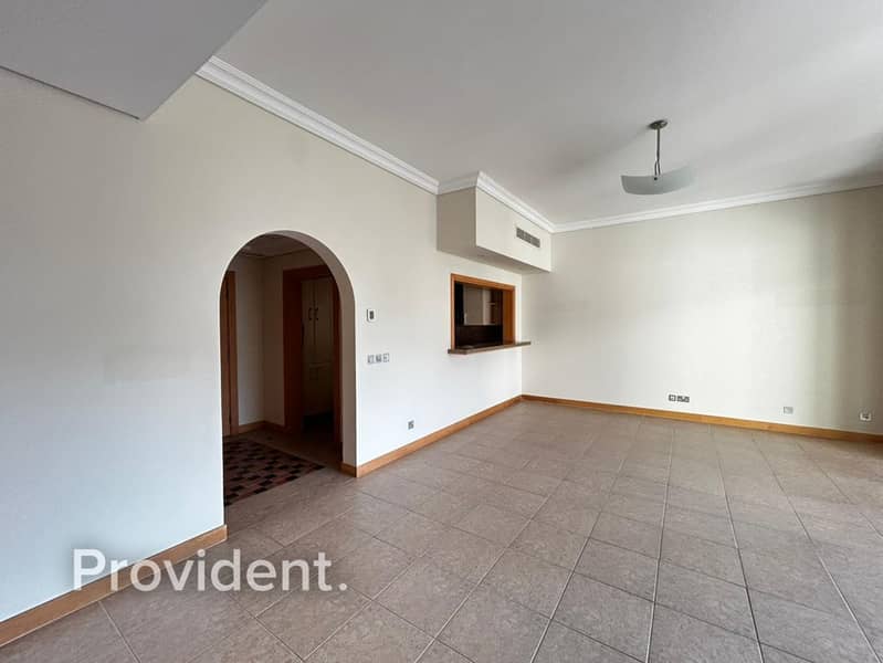 Vacant | Natural Light | Open Space