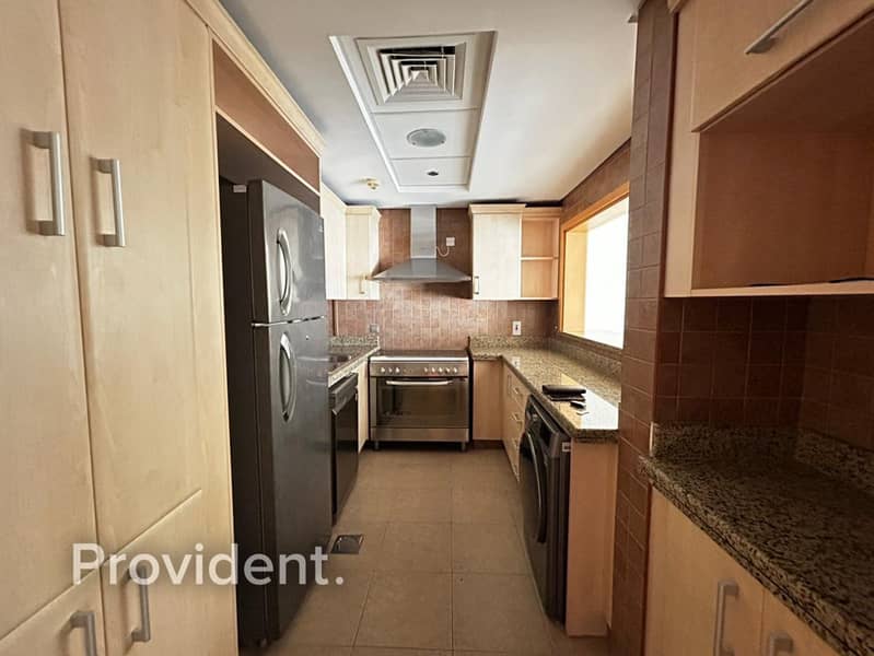 Vacant | Natural Light | Open Space