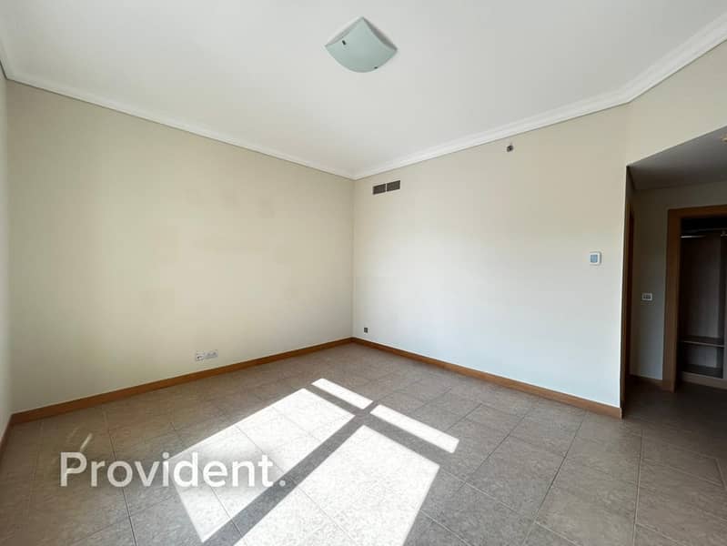 Vacant | Natural Light | Open Space