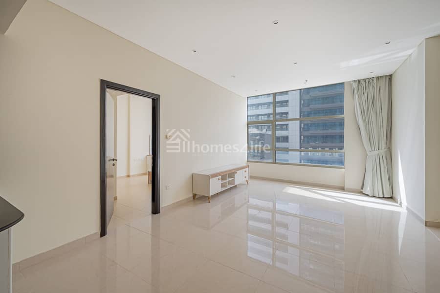 Pool view | Near metro | Vacant