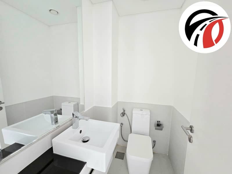 Spacious Apartment ! With All Aminities ! Ready to Move ! Big Size - Image 6