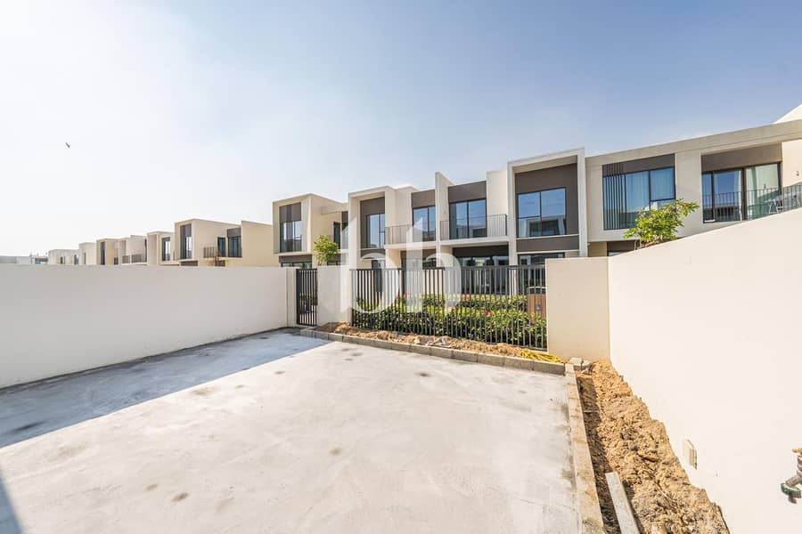 Ready | Close To Pool | View Today - Image 17