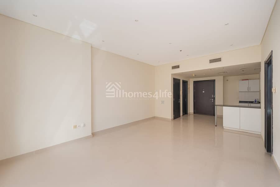 Pool view | Near metro | Vacant