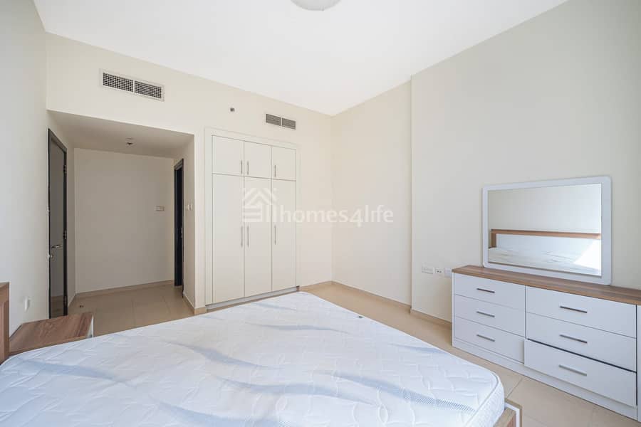 Pool view | Near metro | Vacant - Image 14