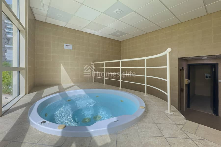 Pool view | Near metro | Vacant - Image 22