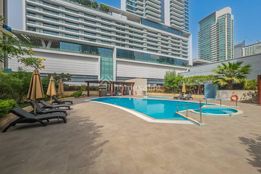 Pool view | Near metro | Vacant - Image 24