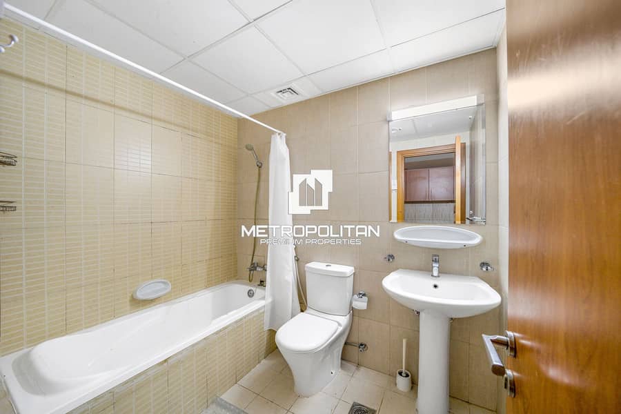 Furnished | Pool and Lake View | Modern - Image 9