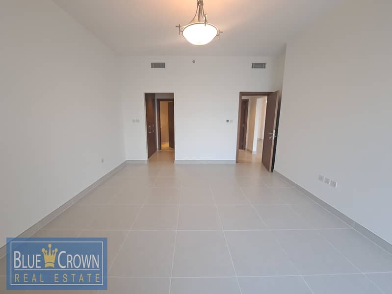 SEA VIEW!!DAZZLING 2BHK WITH BALCONY NEAR METRO - Image 8