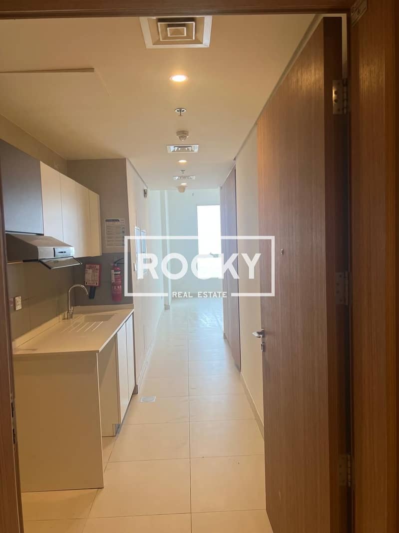 Studio | Balcony on High Floor with Storage | Near Miracle Garden