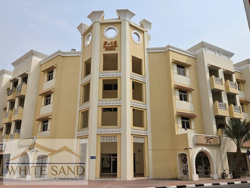 CHiNA CLUSTER I READ TO MOVE I NEAR TO BUS STOP