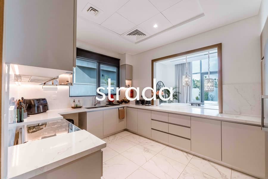 Area Specialist | Multiple options available - Image 12