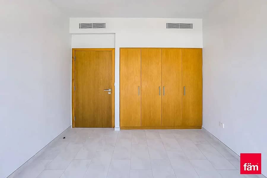 Single Row |Close To Pool Vacant | Landscaped - Image 12