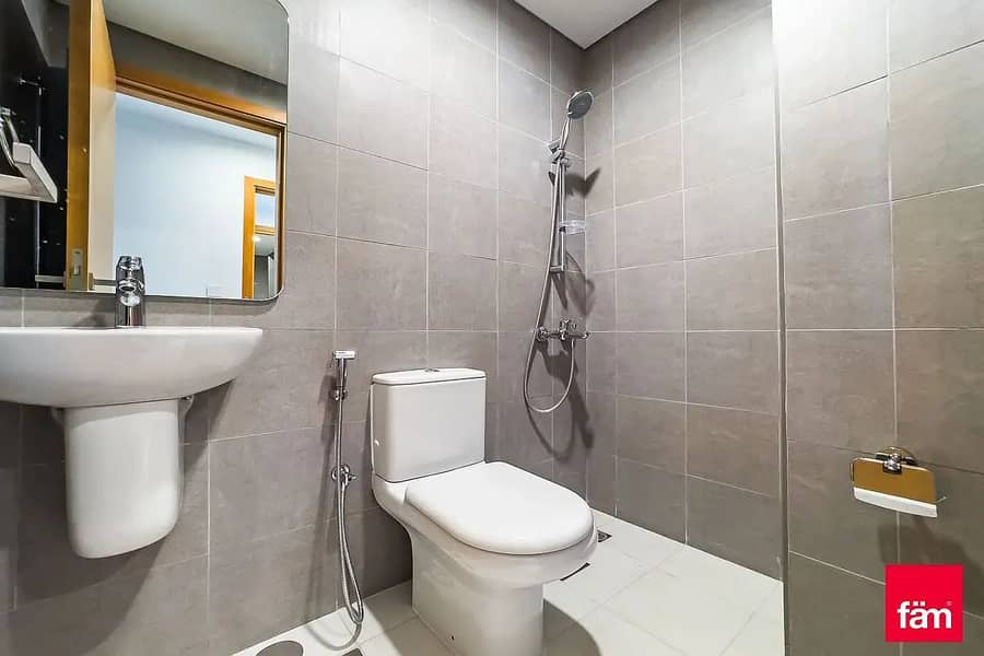 Single Row |Close To Pool Vacant | Landscaped - Image 13