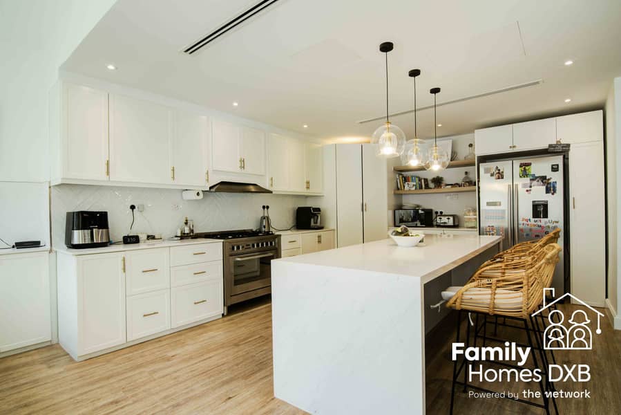 Beautifully Renovated | Huge Plot | Private Garden