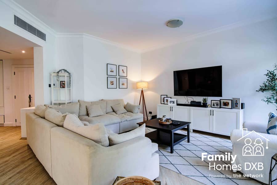 Beautifully Renovated | Huge Plot | Private Garden