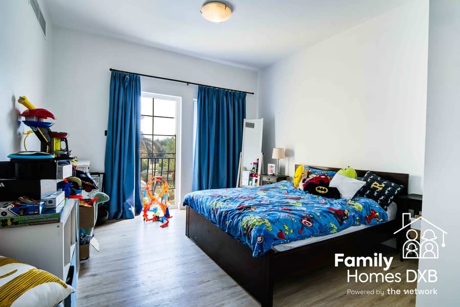 Beautifully Renovated | Huge Plot | Private Garden - Image 9