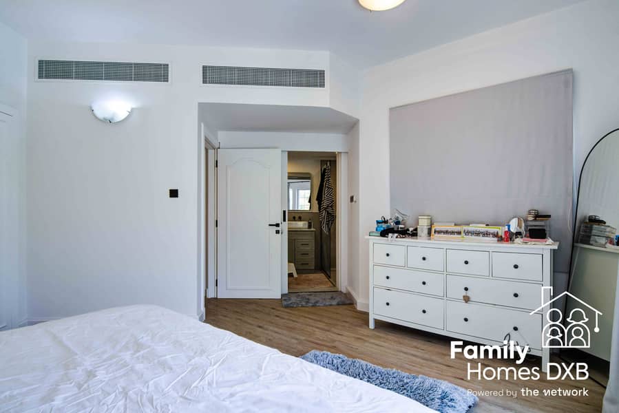 Beautifully Renovated | Huge Plot | Private Garden - Image 11