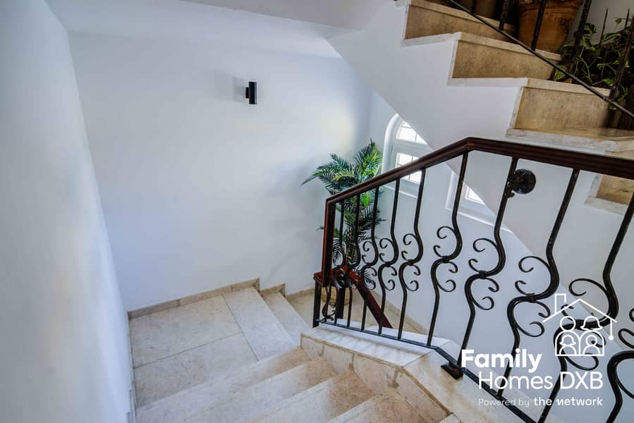 Beautifully Renovated | Huge Plot | Private Garden - Image 12