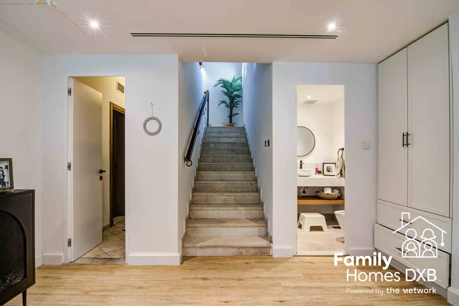 Beautifully Renovated | Huge Plot | Private Garden - Image 13