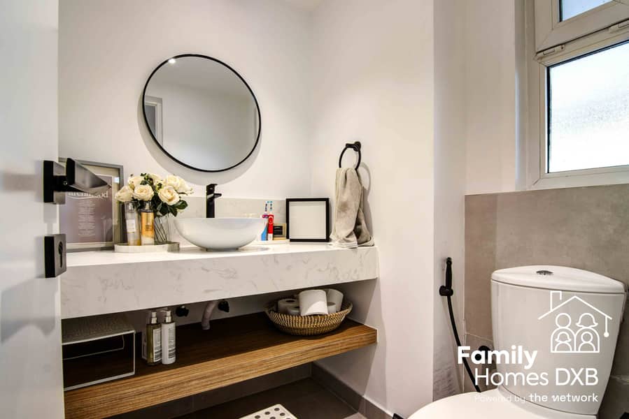 Beautifully Renovated | Huge Plot | Private Garden - Image 19