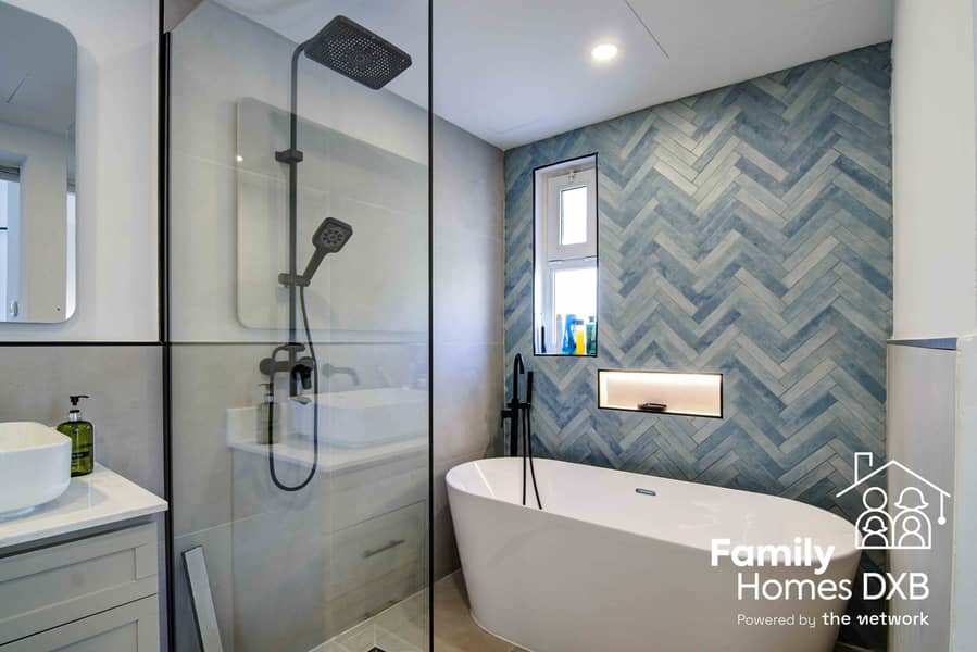 Beautifully Renovated | Huge Plot | Private Garden - Image 21