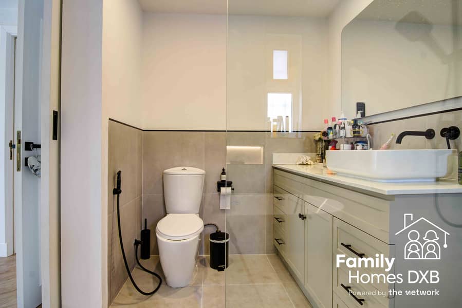 Beautifully Renovated | Huge Plot | Private Garden - Image 22