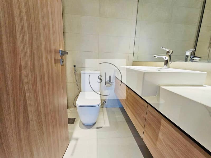 Well- Maintained | Mordern Layout | Prime Location - Image 10