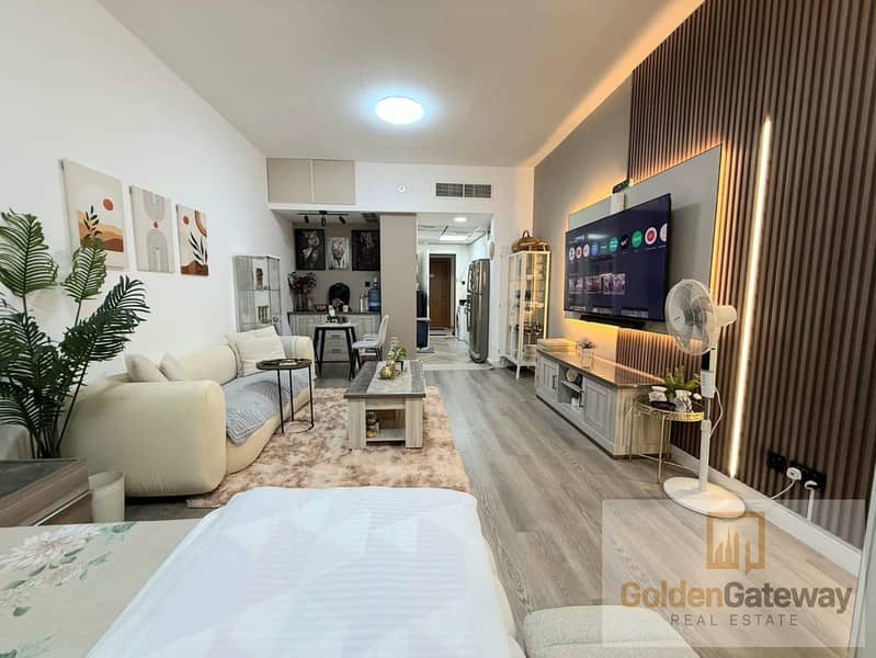 Spacious well-maintain ungraded Studio Vacant