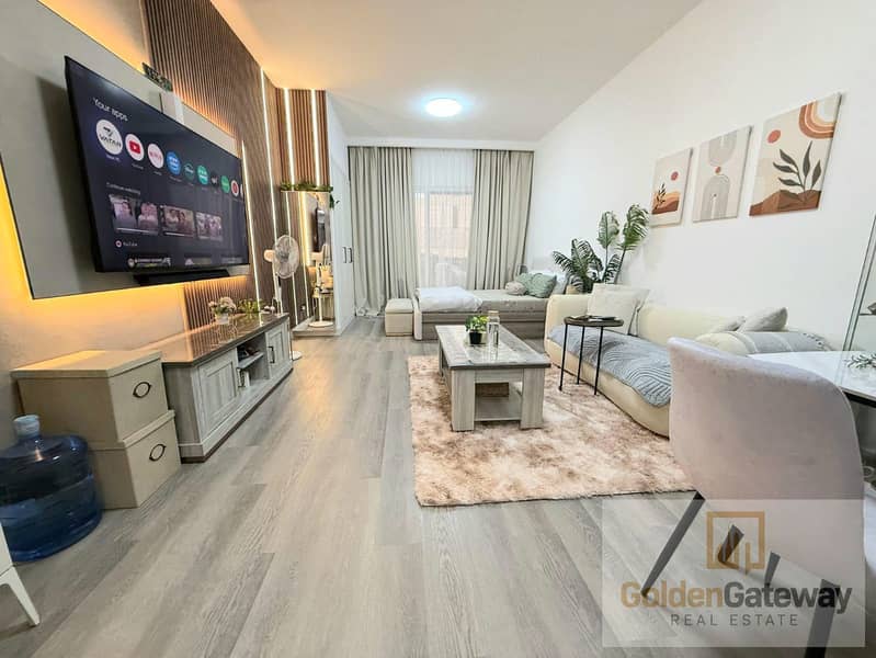 Spacious well-maintain ungraded Studio Vacant