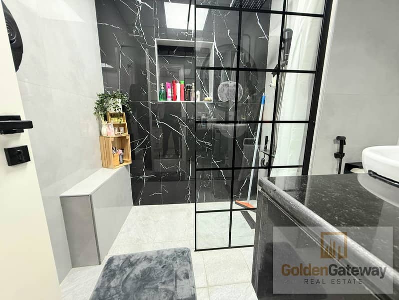 Spacious well-maintain ungraded Studio Vacant