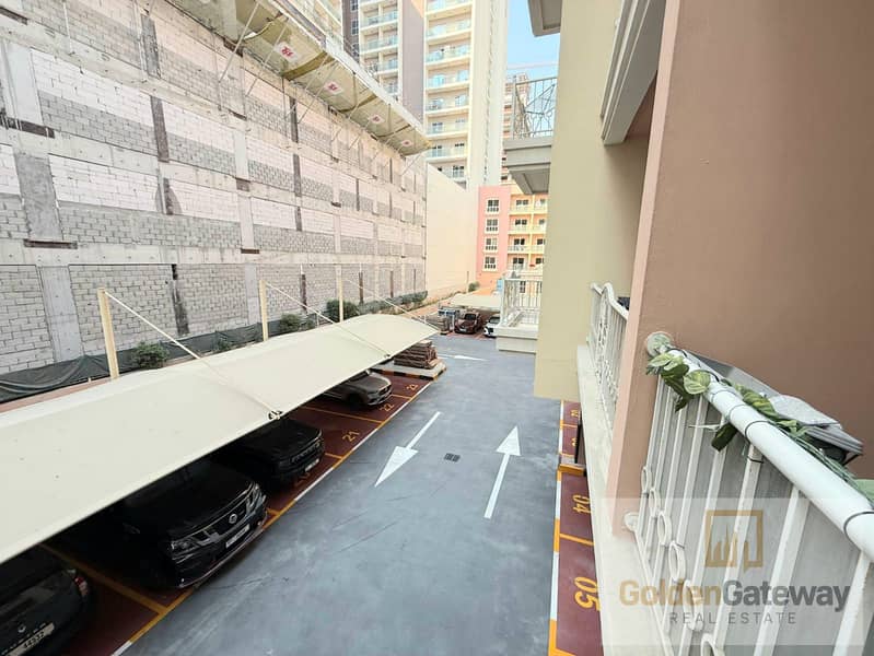 Spacious well-maintain ungraded Studio Vacant - Image 8