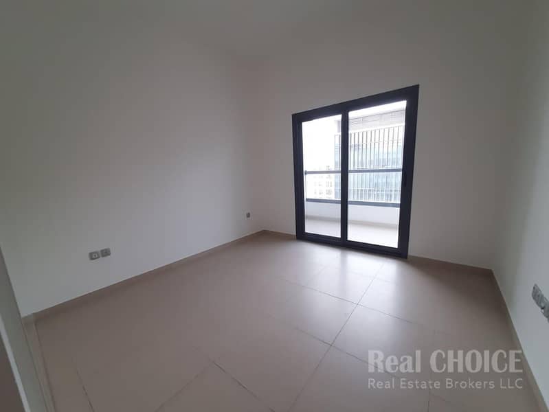 Spacious 3-BR Apartment | Manazil Al Barsha First - Image 9