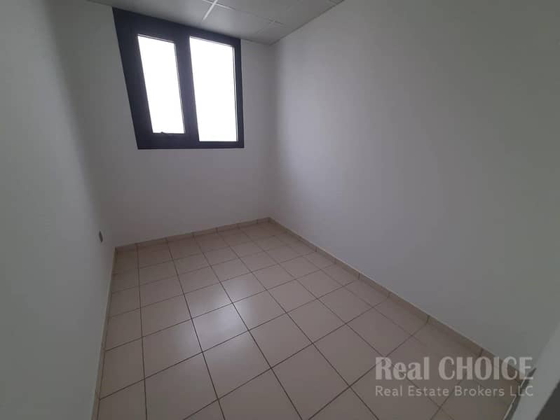 Spacious 3-BR Apartment | Manazil Al Barsha First - Image 10