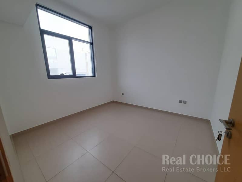 Spacious 3-BR Apartment | Manazil Al Barsha First - Image 11