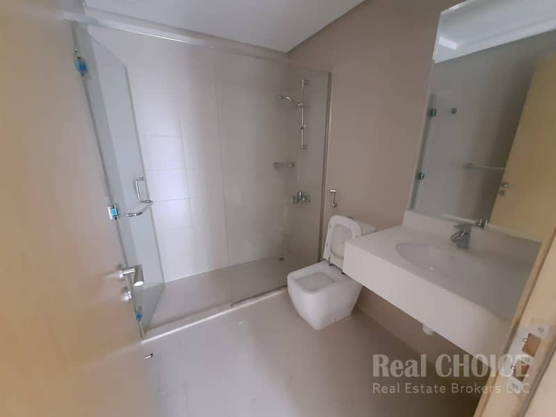 Spacious 3-BR Apartment | Manazil Al Barsha First - Image 17