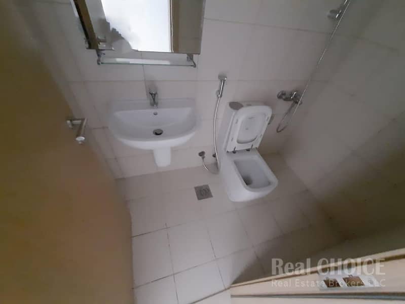 Spacious 3-BR Apartment | Manazil Al Barsha First - Image 18