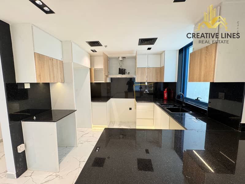 LUXURY SPACIOUS 1 BEDROOM// FULLY RENOVATED// OPEN KITCHEN// READY TO MOVE