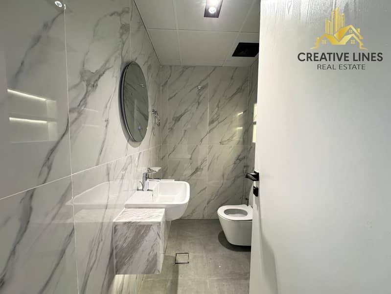 LUXURY SPACIOUS 1 BEDROOM// FULLY RENOVATED// OPEN KITCHEN// READY TO MOVE - Image 7