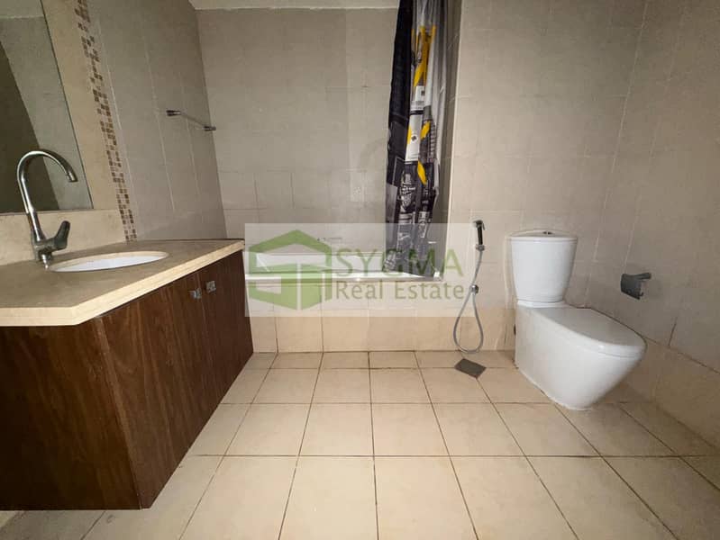 SPACIOUS | HIGH FLOOR | UNFURNISHED | VACANT - Image 14