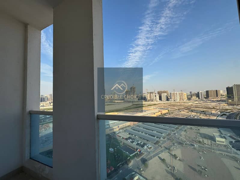 NEAR MALL | BUS STOP | VACANT | SPACIOUS | HUGE BALCONY