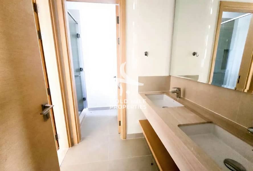 3+Maid - Ready to Move - Spacious Layout - Image 11