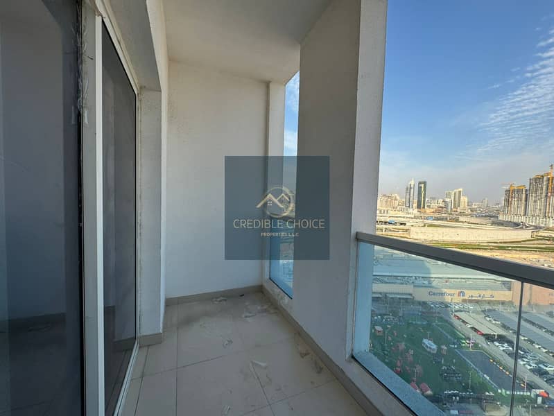 NEAR MALL | BUS STOP | VACANT | SPACIOUS | HUGE BALCONY