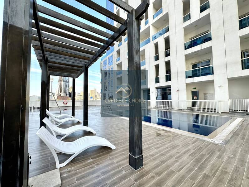 NEAR MALL | BUS STOP | VACANT | SPACIOUS | HUGE BALCONY